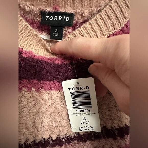 Torrid 3x fuzzy drop shoulder sweater! NWT - Picture 5 of 7